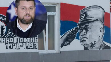 Photo of Duraković: Povratnici uznemireni, mural Mladiću mora biti uklonjen zakonskim putem