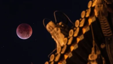 Photo of Krvavi Mjesec večeras se ukazao na nebu: Pogledajte kako je pomračenje izgledalo širom svijeta