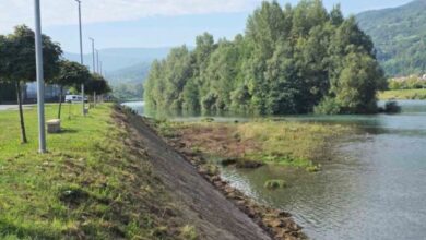 Photo of NASTAVLJAJU SE AKTIVNOSTI NA UREĐENJU PRIOBALJA I ZELENIH POVRŠINA