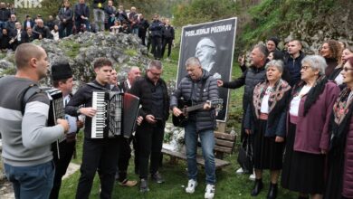 Photo of “Kraj našega Knežak izvora” danas posebno emotivno: Mještani Knežine odali počast Halidu Bešliću