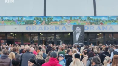 Photo of Posljednji pozdrav uz “popis stanovništva”: Goražde se uz suze i pjesmu oprašta od Halida Bešlića