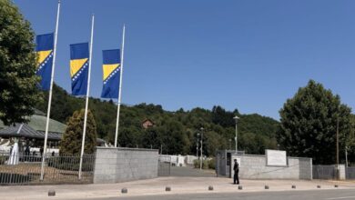 Photo of Inicijativa Majki Srebrenice da se ispred Memorijalnog centra postave nišani i za nestale u genocidu