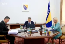 Photo of Članovi Predsjedništva Bosne i Hercegovine danas u Parizu na sastanku s Emmanuelom Macronom