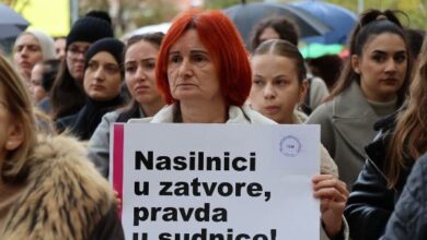 Photo of Protestna šetnja u Mostaru nakon ubistva Aldine Jahić: Ne zatvarajte oči pred nasiljem
