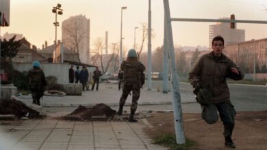 Photo of Poznato kakvi su leci cirkulirali Sarajevom tokom lova na ljude: “Smijali su se, mi smo vrištali”
