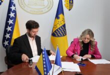 Photo of Ministarstvo za obrazovanje BPK i Centar „Step by Step“ potpisali memorandum o saradnji