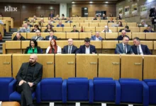 Photo of Odbijena hitna procedura za Zakon o policijskim službenicima, Isak poručuje: “Ovo je izdaja Bošnjaka i udar na FUP”