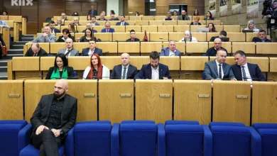 Photo of Odbijena hitna procedura za Zakon o policijskim službenicima, Isak poručuje: “Ovo je izdaja Bošnjaka i udar na FUP”