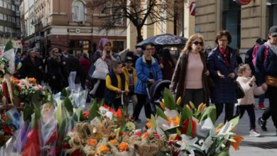 Photo of Od cvijeća i čokolade do muzičkih večeri: 8. mart između društvene poruke i komercijalnog spektakla