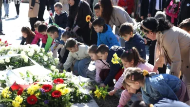 Photo of Brojni građani i delegacije odali počast na spomen-obilježjima u Sarajevu povodom 6. aprila