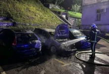 Photo of U Mostaru uhapšene dvije osobe zbog sumnje da su u dvorištu škole zapalile više vozila