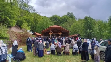 Photo of Na Dobrim vodama kod Foče vjernici traže mir i lijek: “Ko jednom dođe uvijek se vraća”