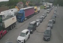 Photo of Opet duge kolone na granicama između BiH i Hrvatske, putnici čekaju satima zbog sporosti EES-a