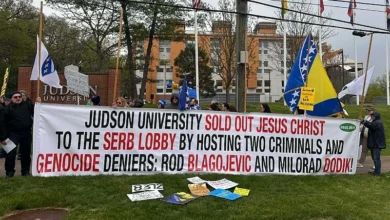 Photo of Protesti u Chicagu zbog dodjele nagrade Dodiku: “Univerzitet Judson je prodao Isusa Krista srpskom lobiju”