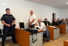 Photo of Čak sedam policajaca optuženo je za podvođenje maloljetnica u Tuzli, pojedinima prijeti preko 10 godina zatvora