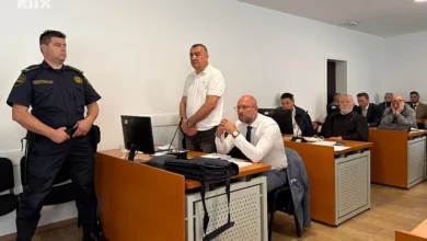 Photo of Čak sedam policajaca optuženo je za podvođenje maloljetnica u Tuzli, pojedinima prijeti preko 10 godina zatvora