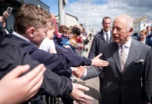 Photo of Kralj Charles doživio nezgodu: Galeb izvršio nuždu na njega tokom posjete Sjevernoj Irskoj