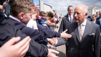 Photo of Kralj Charles doživio nezgodu: Galeb izvršio nuždu na njega tokom posjete Sjevernoj Irskoj
