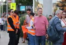 Photo of Mali broj građana ispred zgrade OHR-a: “Tražimo da se zadrže ovlasti visokog predstavnika i da bude iz Evrope”