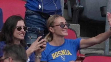 Photo of Supruge Zmajeva zajedno na tribinama: Sabrina Tabaković utakmicu pratila s Amrom Džeko