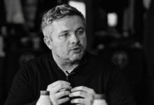 Photo of Preminuo Edin Avdić, legendarni novinar i komentator