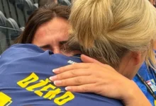 Photo of Majka Edina Džeke i Kerima Alajbegovića u zagrljaju na stadionu u Seattleu: Suze radosnice nakon pobjede Zmajeva