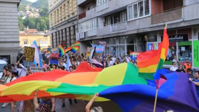 Photo of U Sarajevu danas sedma Bh. povorka ponosa, brojne izmjene u odvijanju gradskog javnog prijevoza