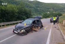 Photo of Teška noć na “Perjanskoj krivini” kod Goražda: Sudar četiri vozila, teško povrijeđen vozač