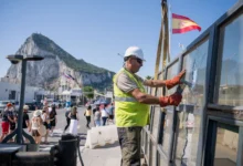 Photo of Uklonjena ograda između Gibraltara i Španije, putnici od danas prelaze bez fizičke granice