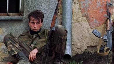 Photo of Preminuo ratni heroj Nisvet Žerić-Nića: Njegova fotografija iz oslobođenog Sanskog Mosta obišla je svijet
