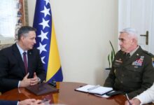 Photo of Bećirović s komandantom NATO-a: Što prije uputit poziv BiH