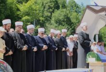 Photo of Klanjana kolektivna dženaza u Tihovićima: Ukopan Đemo Hadžić i 15 neidentifikovanih žrtava zločina iz 1992. 