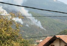 Photo of Požar kod Novog Goražda još nije pod kontrolom: Vatra prijetila kućama, širi se prema dalekovodu