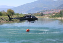 Photo of Helikopter iz Zeničko-dobojskog kantona ugasio požar kod Goražda: Nakon 11 naleta vatra stavljena pod kontrolu