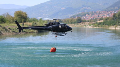 Photo of Helikopter iz Zeničko-dobojskog kantona ugasio požar kod Goražda: Nakon 11 naleta vatra stavljena pod kontrolu