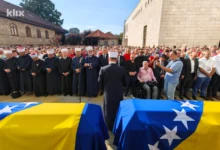 Photo of Klanjana dženaza pet planinara stradalih na Elbrusu: Veliki broj građana došao na posljednji ispraćaj