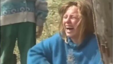 Photo of Potresan snimak iz 1995. ponovo se širi mrežama: Plač djevojčice nakon genocida u Srebrenici