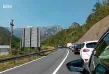 Photo of I danas saobraćajni kolaps od Jablanice do Sarajeva: Putnici na izuzetno visokim temperaturama čekaju u kolonama