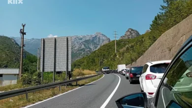 Photo of I danas saobraćajni kolaps od Jablanice do Sarajeva: Putnici na izuzetno visokim temperaturama čekaju u kolonama