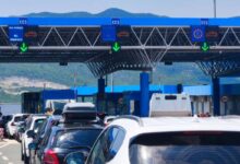 Photo of Na graničnim prelazima Izačić i Velika Kladuša duge kolone vozila na izlazu iz BiH