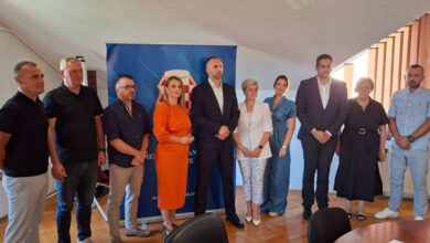 Photo of Potpisani kolektivni ugovori u Kantonu 10: Veće plaće u zdravstvu, obrazovanju i upravi