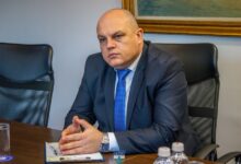 Photo of PONOĆNA DRAMA U UNSKO-SANSKOM KANTONU: Nova parlamentarna većina smijenila vladu Mustafe Ružnića, imenovani novi premijer i ministri…