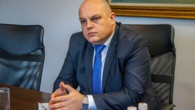 Photo of PONOĆNA DRAMA U UNSKO-SANSKOM KANTONU: Nova parlamentarna većina smijenila vladu Mustafe Ružnića, imenovani novi premijer i ministri…