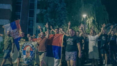 Photo of Sramotne scene u Zvorniku i Višegradu: Stotine ljudi u defileu skandiralo ime ratnog zločinca Ratka Mladića