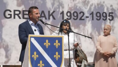 Photo of SEMIR EFENDIĆ NA GREPKU: “Narodu koji je odbranio ovu državu danas su ruke vezane, vrijeme je da ih odvežemo”