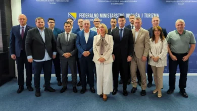 Photo of Ministrica Pozder s predstavnicima 15 lokalnih zajednica potpisala ugovore: Više od 1,24 miliona KM za projekte zaštite okoliša i razvoja turizma