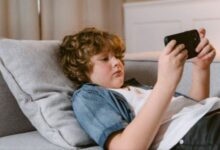 Photo of EU želi ograničiti društvene mreže, AI chatbotove i online igre djeci