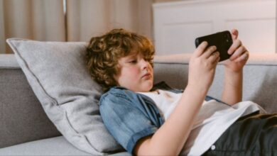 Photo of EU želi ograničiti društvene mreže, AI chatbotove i online igre djeci