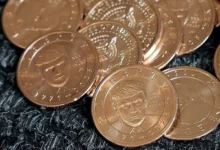 Photo of Prvi put u 100 godina: Trumpov lik na kovanicama, kolekcija rasprodana u nekoliko sati