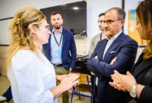 Photo of Šef Delegacije EU u BiH Luigi Soreca posjetio biračka mjesta i Pozivni centar Koalicije “Pod lupom”